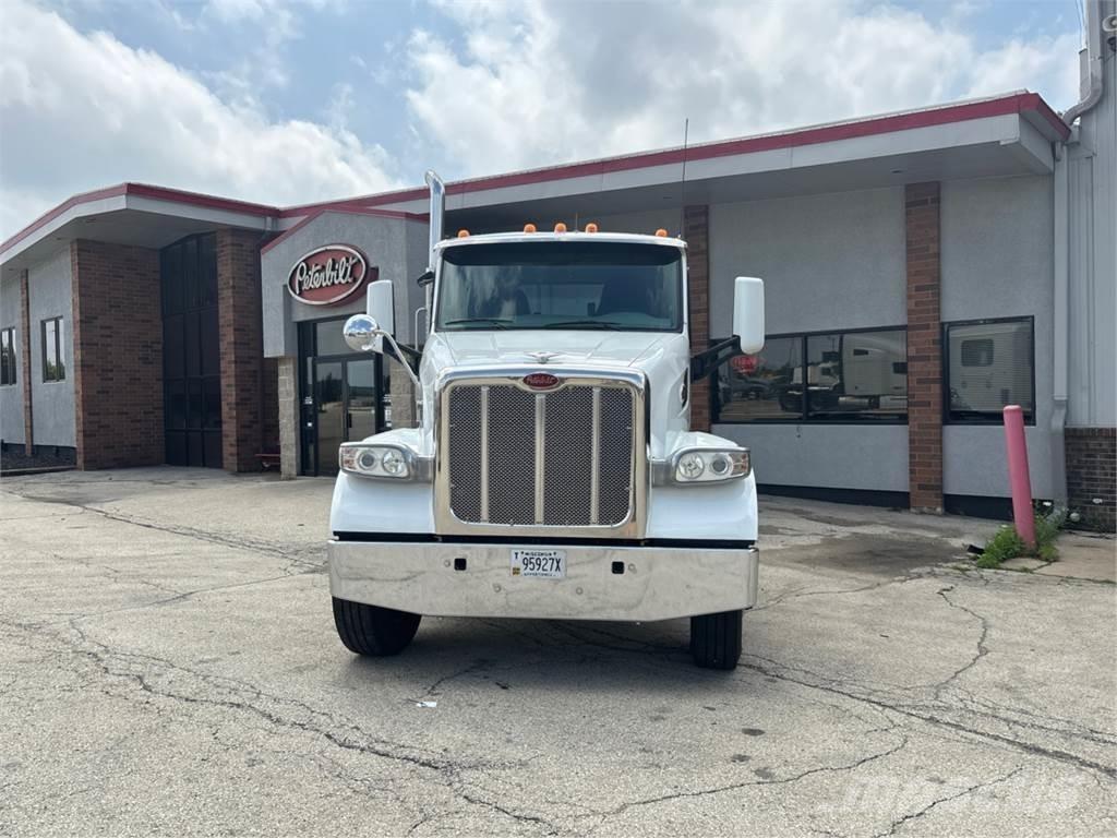 Peterbilt 567 Vilcēji