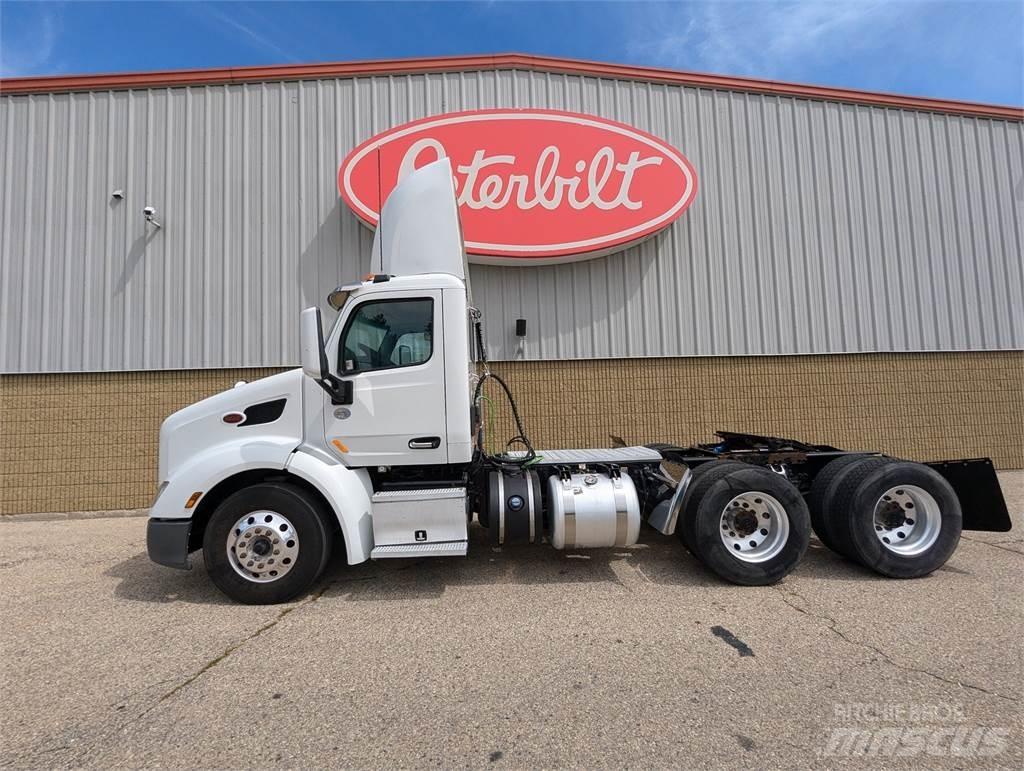 Peterbilt 579 Vilcēji