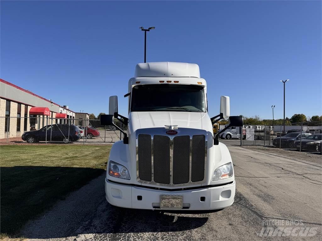 Peterbilt 579 Vilcēji