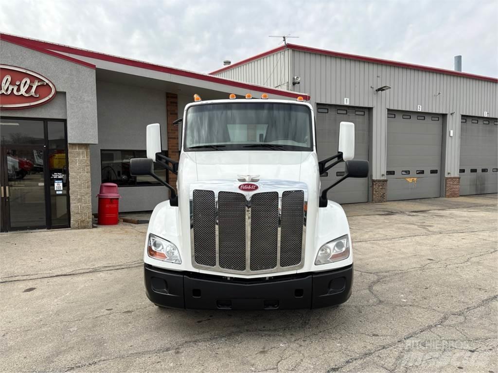 Peterbilt 579 Vilcēji