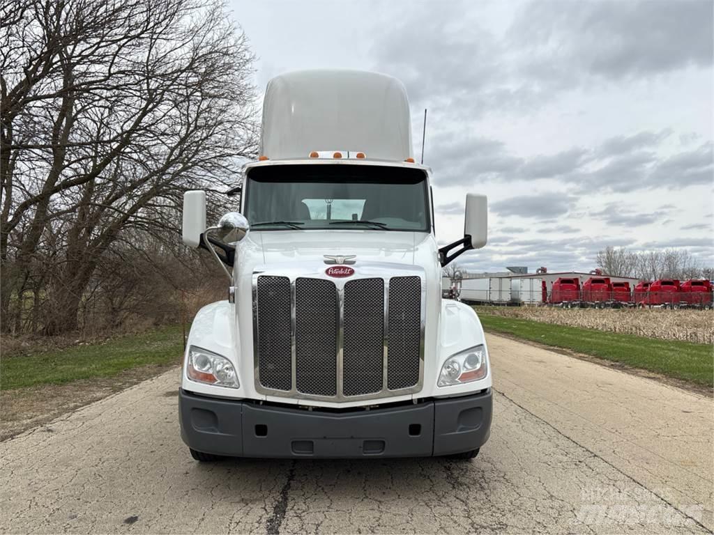 Peterbilt 579 Vilcēji