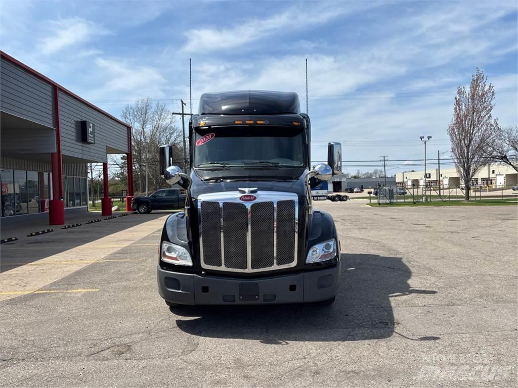 Peterbilt 579 Vilcēji