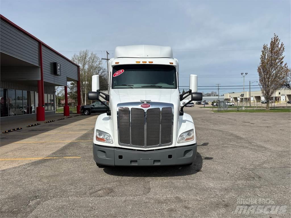 Peterbilt 579 Vilcēji