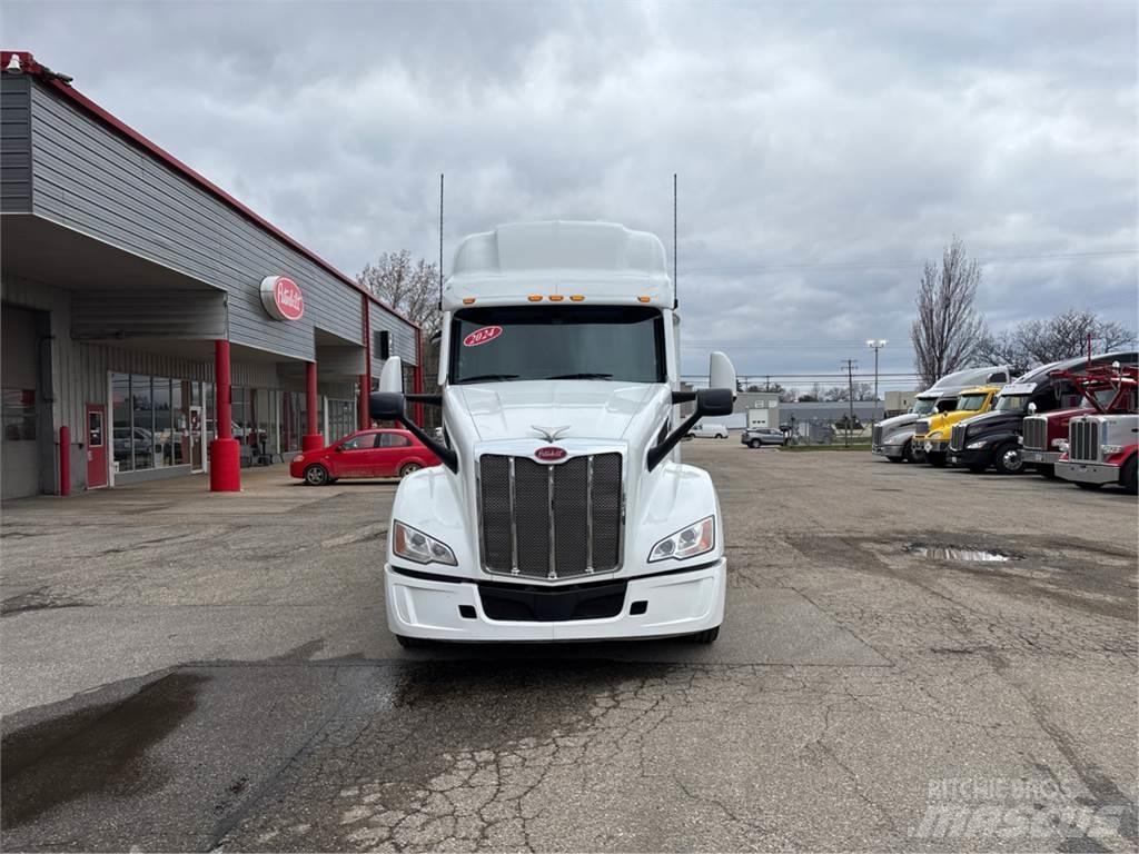 Peterbilt 579 Vilcēji