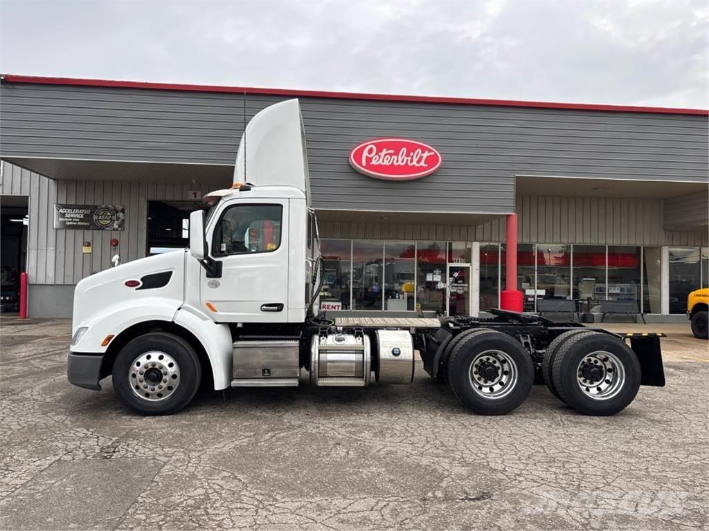 Peterbilt 579 Vilcēji
