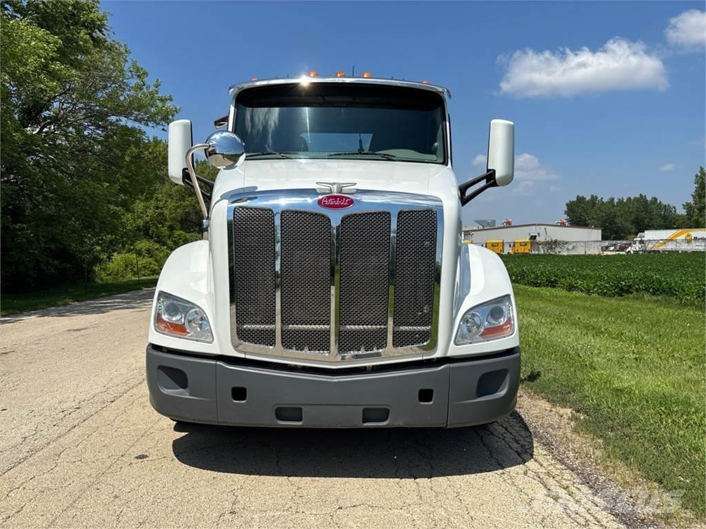 Peterbilt 579 Vilcēji