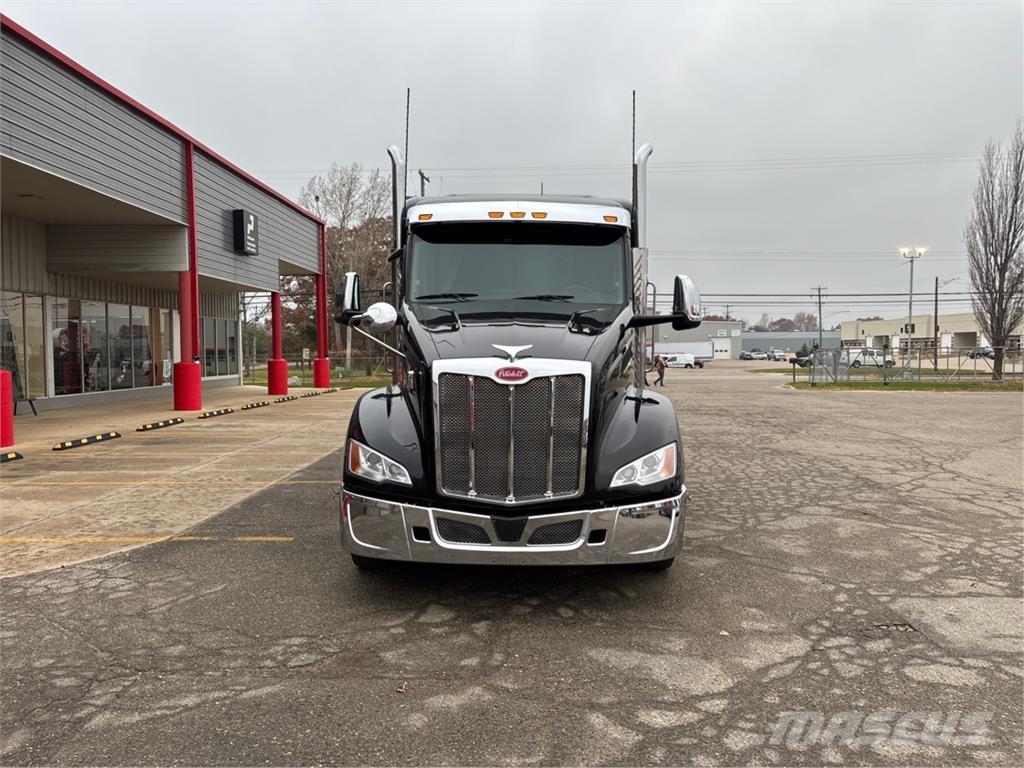 Peterbilt 579 Vilcēji