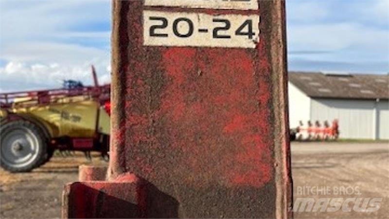 Bigab 20-24 Piekabes ar āķa pacēlāju