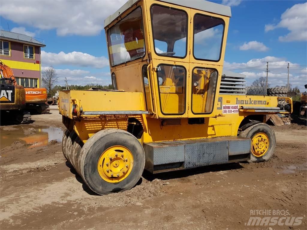 Bomag SGW-17 Pneimatiskie veltņi