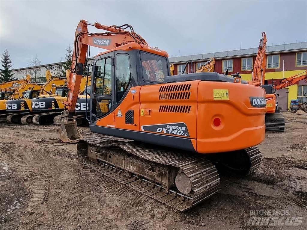 Doosan DX140LC-3 Kāpurķēžu ekskavatori