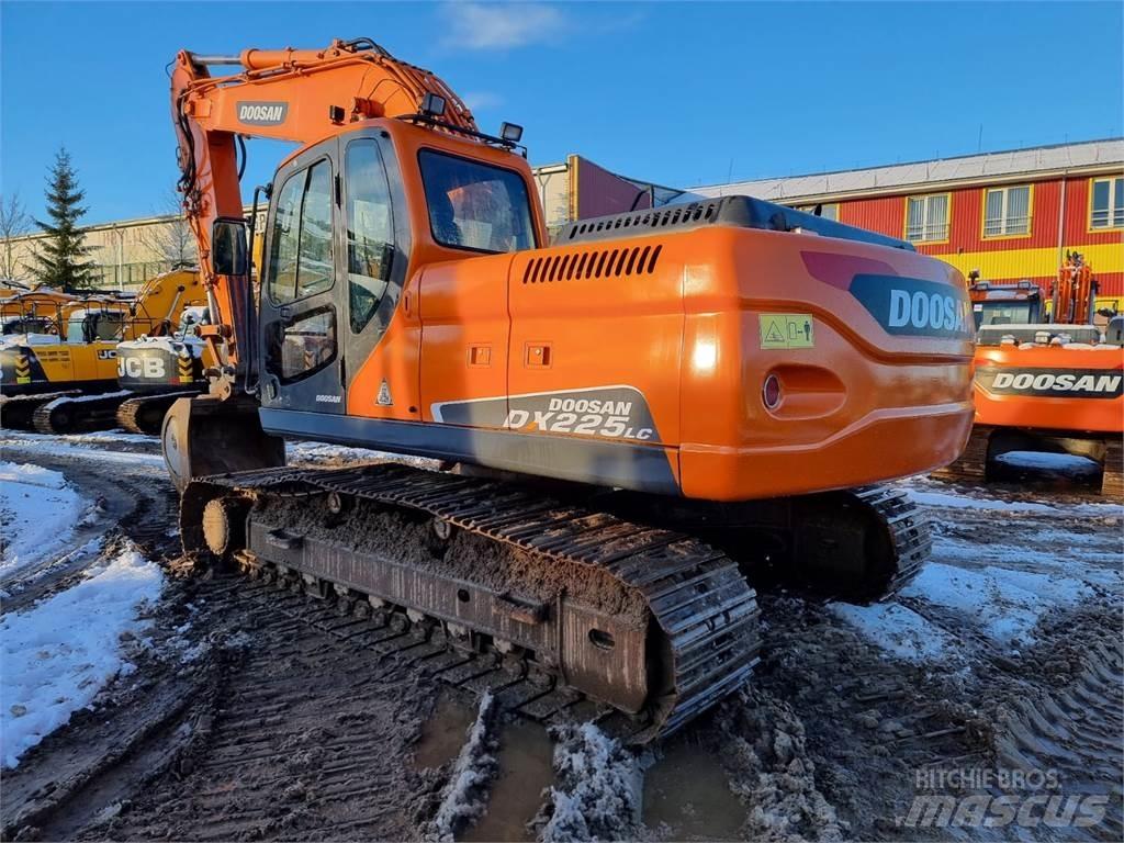 Doosan DX225LC Kāpurķēžu ekskavatori