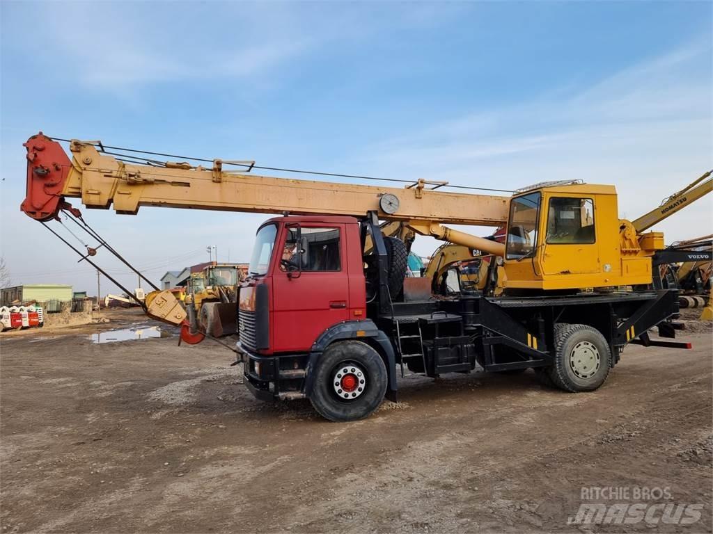 MAZ 533731 Visurgājēji celtņi