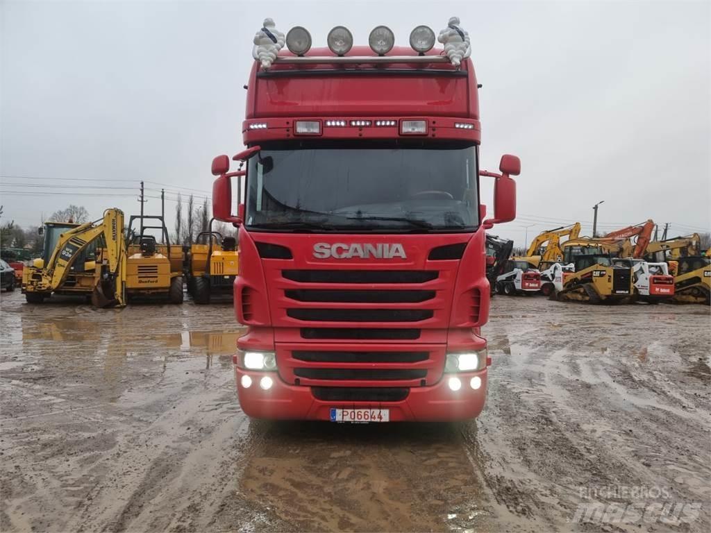 Scania R620 Treileri ar āķi