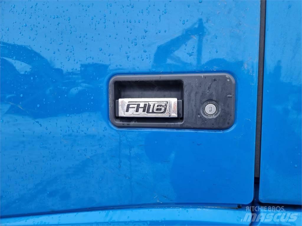 Volvo FH16 Treileri ar āķi