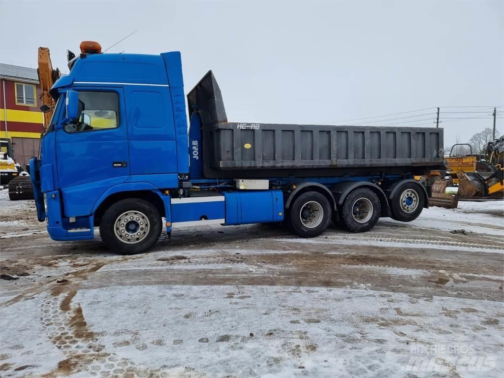 Volvo FH16 Treileri ar āķi