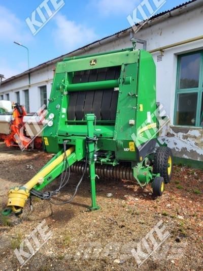 John Deere 852 Rituļu preses
