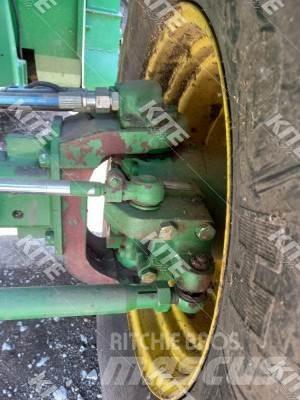 John Deere C670 Ražas novākšanas kombaini