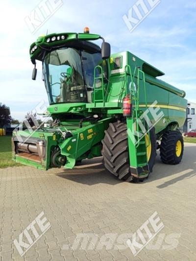 John Deere S690 Ražas novākšanas kombaini