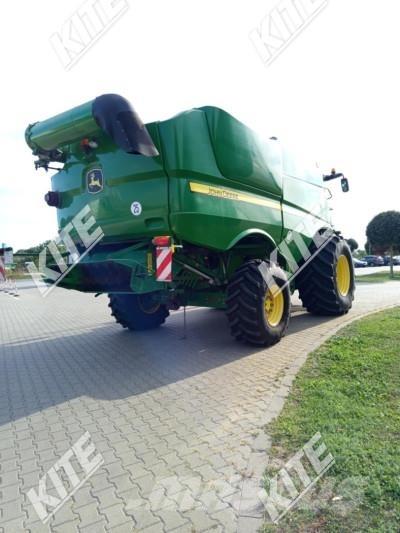John Deere S690 Ražas novākšanas kombaini
