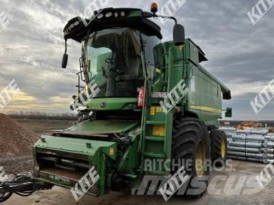 John Deere T660 Ražas novākšanas kombaini