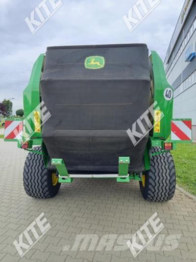 John Deere V451R Rituļu preses