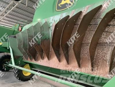 John Deere W650 Ražas novākšanas kombaini