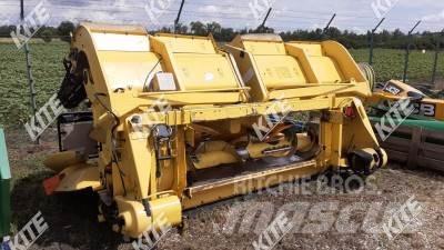 New Holland MF 875W Ražas novākšanas galvas