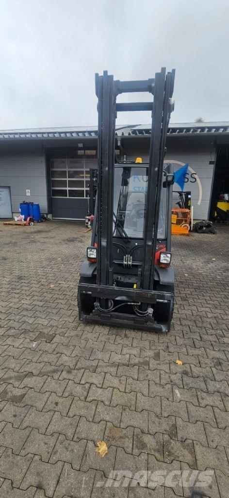 Linde H 30 D-02 Tehnika ar dīzeļa dzinēju