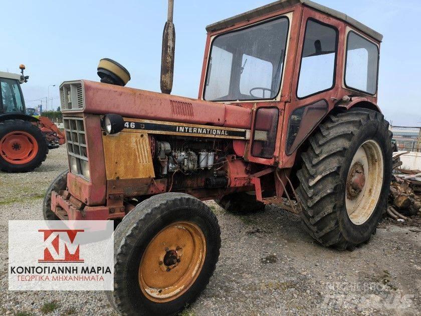 International 1046 Traktori