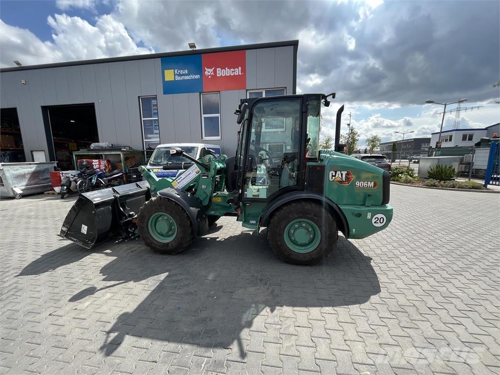 CAT 906 M Iekrāvēji uz riteņiem