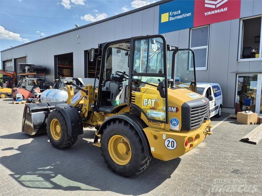 CAT 908 M Iekrāvēji uz riteņiem