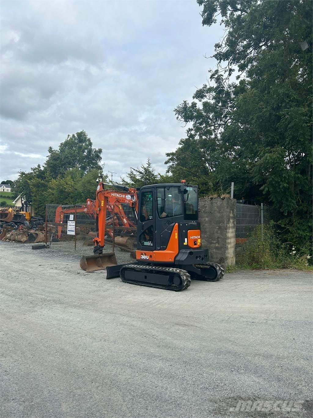 Hitachi ZX38U-6 Kāpurķēžu ekskavatori