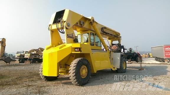 Belotti TRITON FB45/23 Teleskopiskie manipulatori