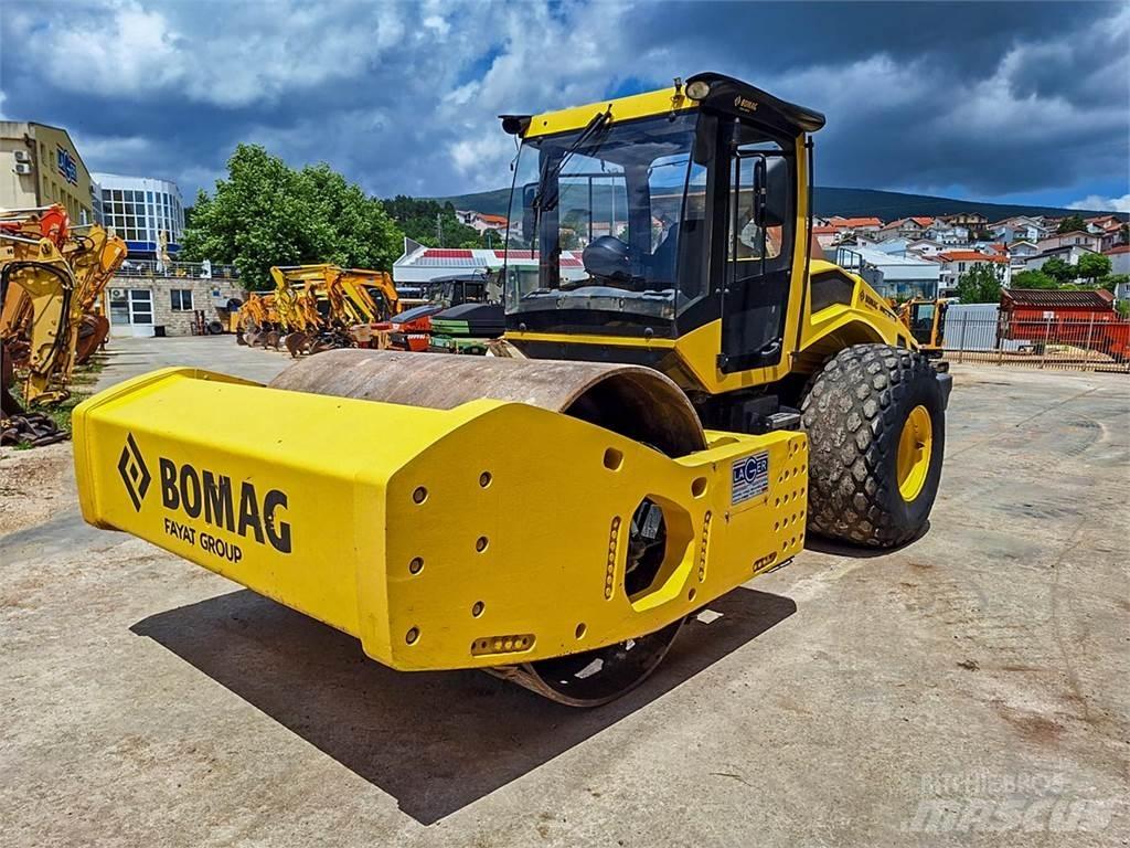 Bomag BW226PDH-5 Divvalču grunts veltņi