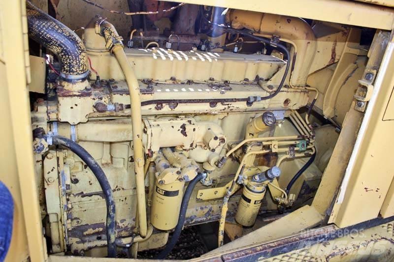 CAT 235 Kāpurķēžu ekskavatori