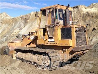 CAT 963 Kāpurķēžu iekrāvēji
