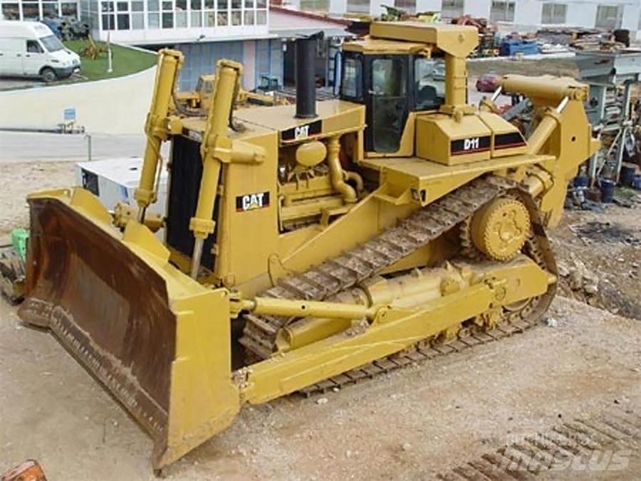 CAT D10 Kāpurķēžu buldozeri