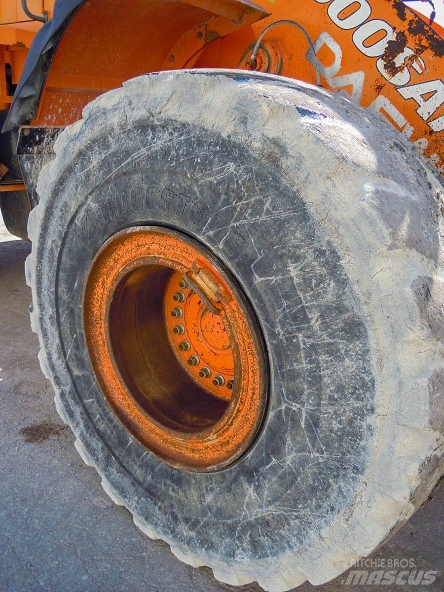 Doosan DL400 Iekrāvēji uz riteņiem