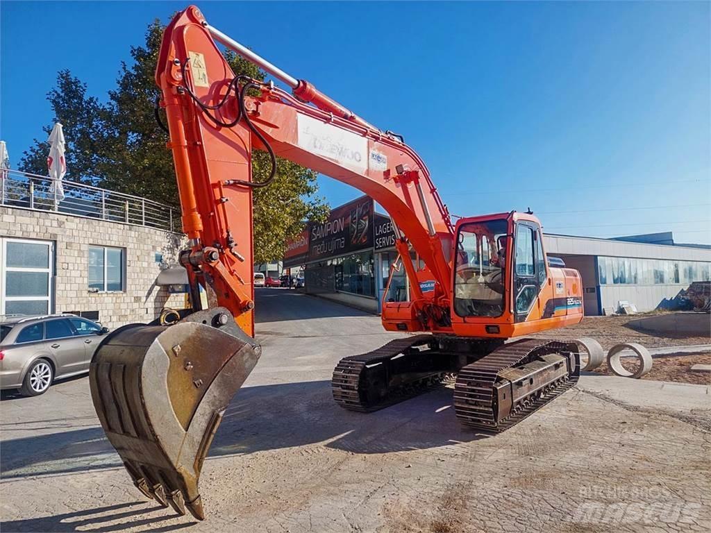 Doosan SOLAR 225NLC-V Kāpurķēžu ekskavatori