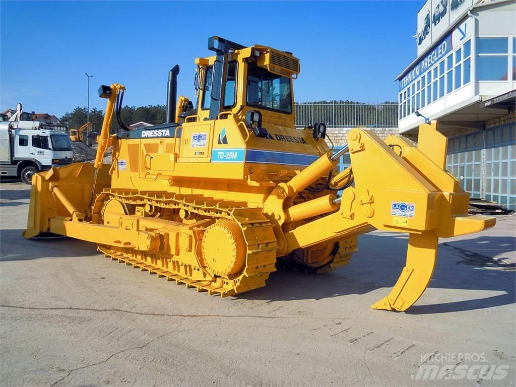 Dressta TD-25M Kāpurķēžu buldozeri