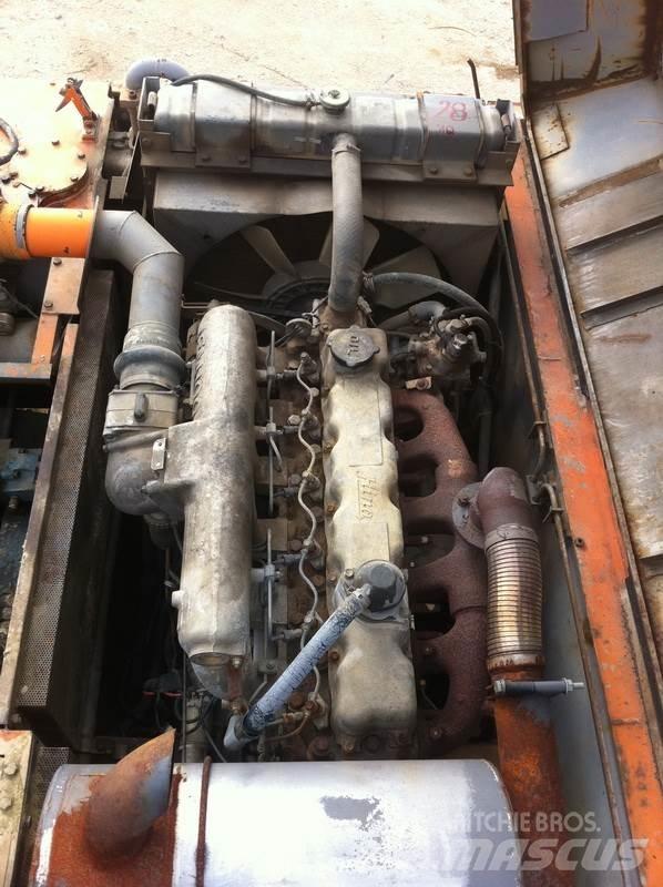 Hitachi UH 103 Kāpurķēžu ekskavatori