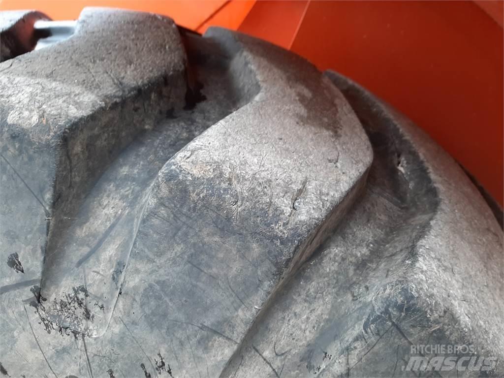 Hitachi ZW220 Iekrāvēji uz riteņiem