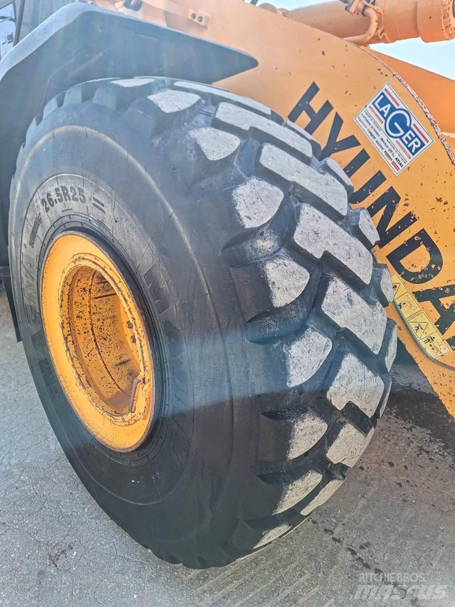 Hyundai HL770-9A Iekrāvēji uz riteņiem