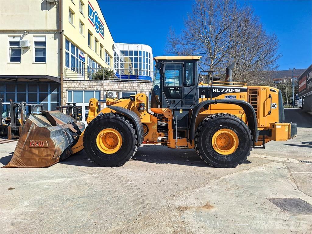Hyundai HL770-9A Iekrāvēji uz riteņiem
