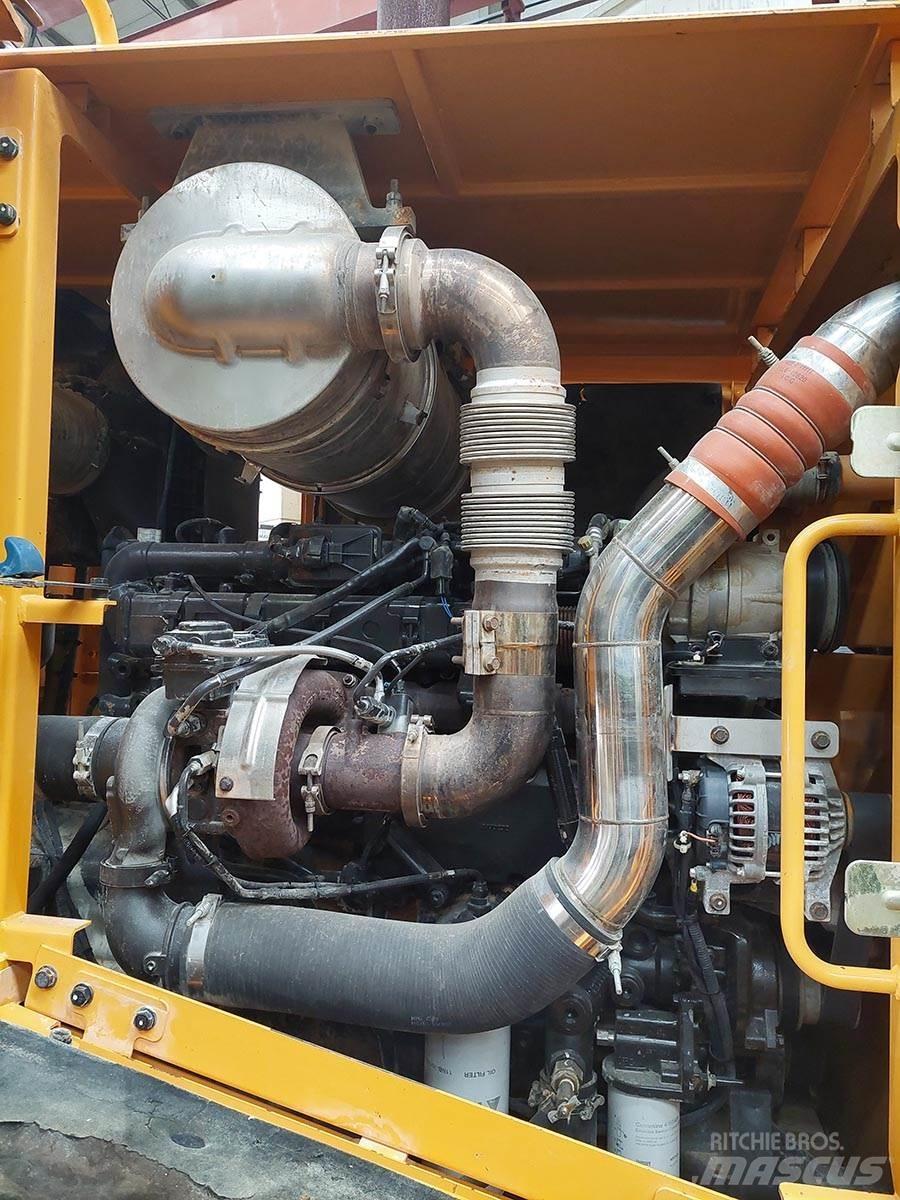 Hyundai HL780-9A Iekrāvēji uz riteņiem
