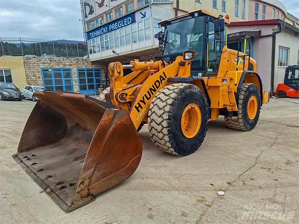 Hyundai HL960 Iekrāvēji uz riteņiem