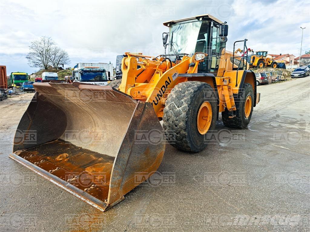 Hyundai HL970 Iekrāvēji uz riteņiem