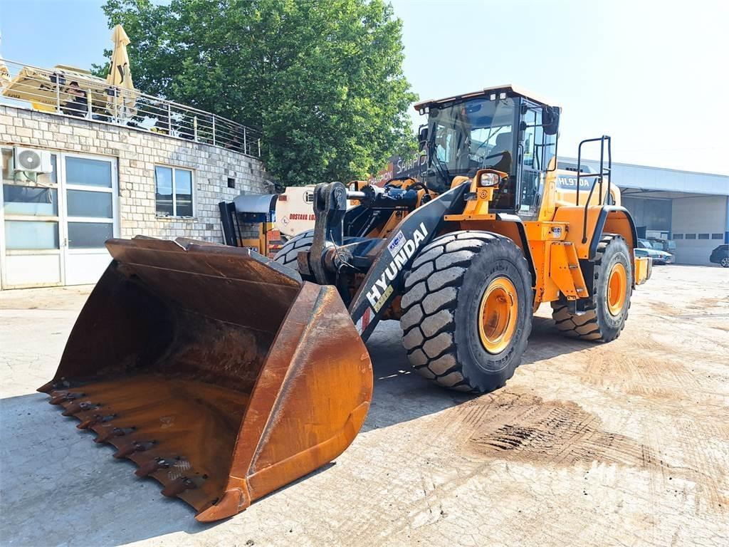 Hyundai HL970A Iekrāvēji uz riteņiem