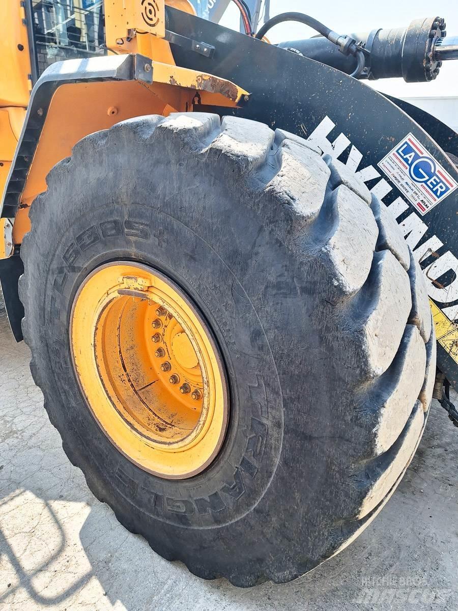 Hyundai HL970A Iekrāvēji uz riteņiem