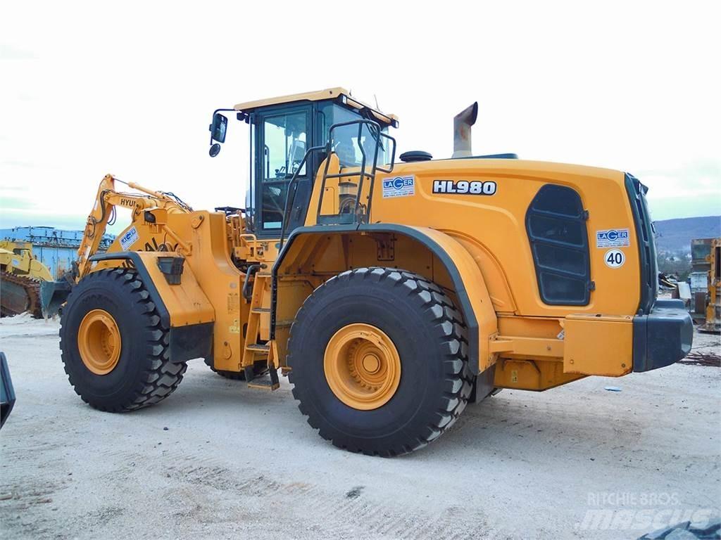 Hyundai HL980 Iekrāvēji uz riteņiem